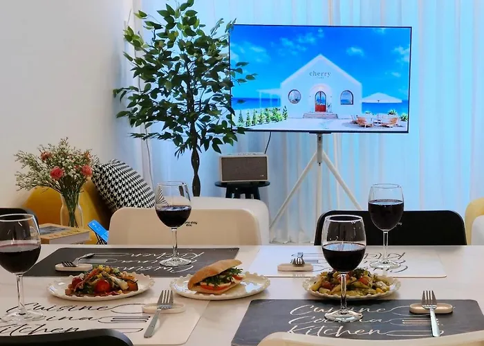 Dmc Stn, 3br, 2ba, Fits7, Free Luggage, Hongdae Seoel