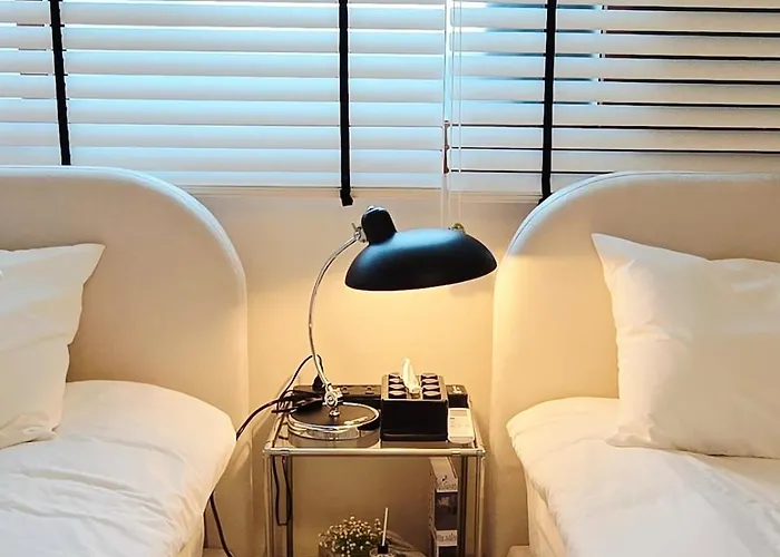 Dmc Stn, 3br, 2ba, Fits7, Free Luggage, Hongdae * Seoel