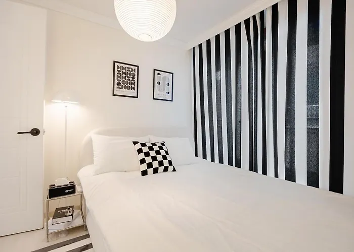 Dmc Stn, 3br, 2ba, Fits7, Free Luggage, Hongdae Appartement